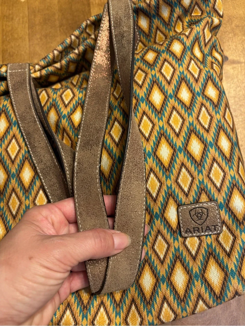 Women’s ariat tote